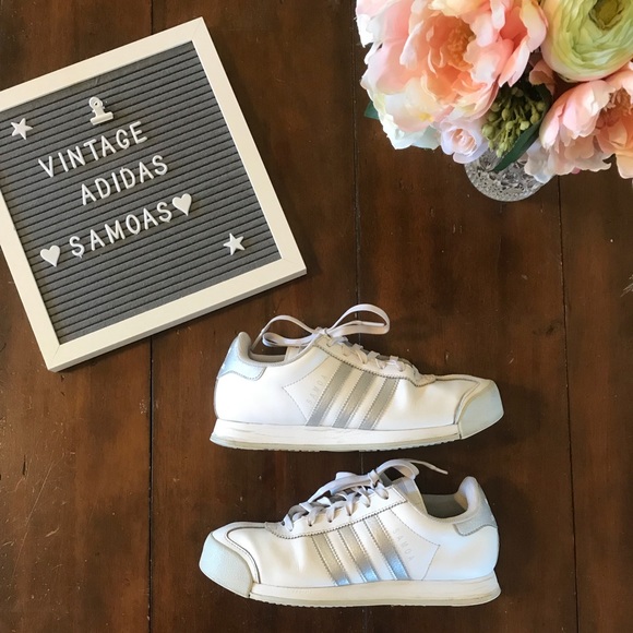 vintage bianco argento adidas biscottini al cioccolato 75 poshmark vintage bianco argento adidas biscottini al cioccolato 75 poshmark